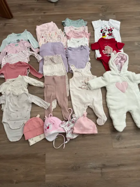 Sada dětského oblečení a doplňků