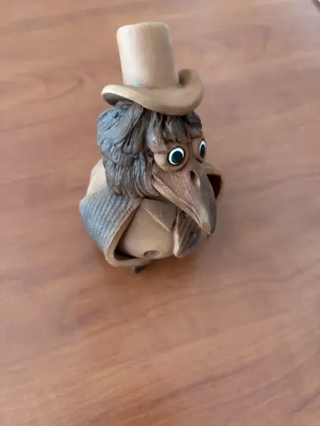 Ručně vyráběná figurka morového doktora 2
