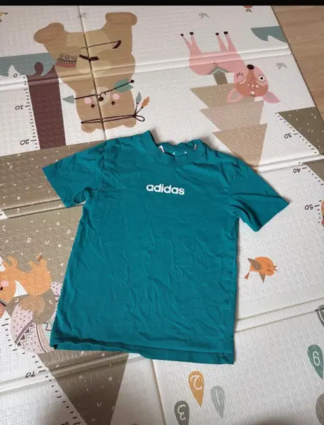 Dětské tričko Adidas tyrkysové