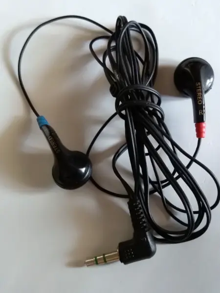 Sada sluchátek Nokia a příslušenství 11