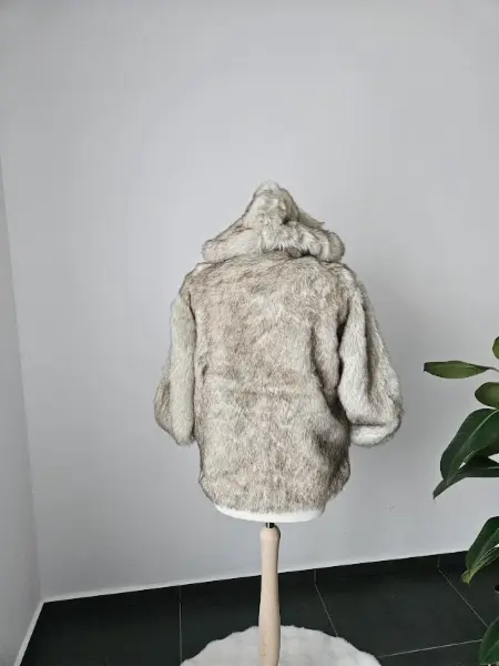 NOVÝ Kožíšek s kapucí ZARA 2