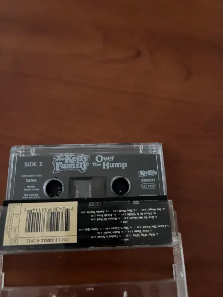 Audiokazeta The Kelly Family - Over The Hump 2