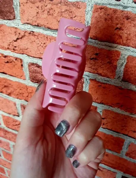 Růžový skřipec do vlasů Bloom Robbins 4
