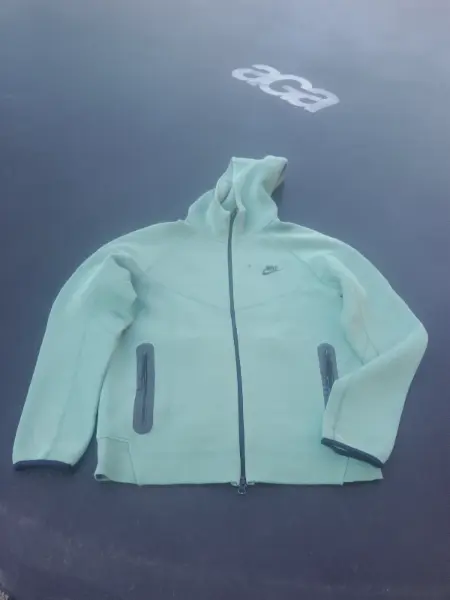 Nike tech fleece 2023 vel. M