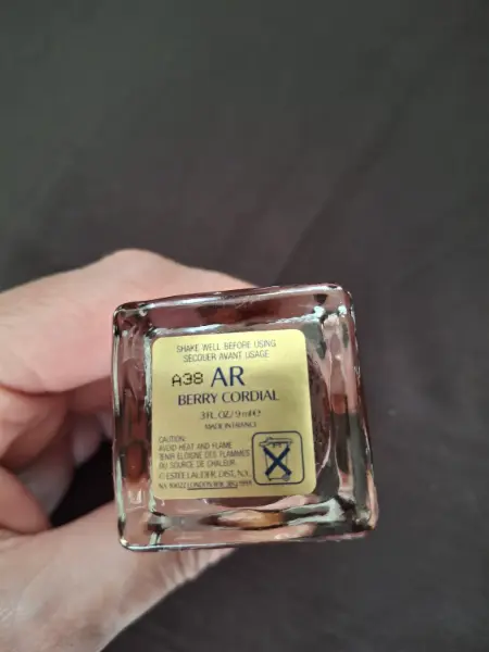 Lak na nehty Estée Lauder Berry Cordial 2