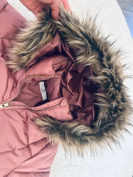 Dívčí  zimní bunda H&M s kožíškem 134 2