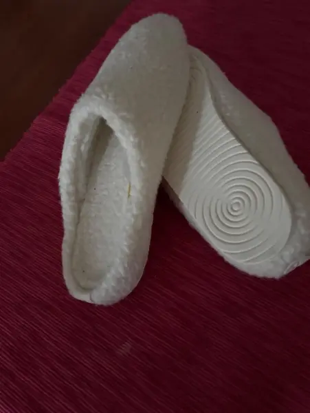 Bílé pantofle 3