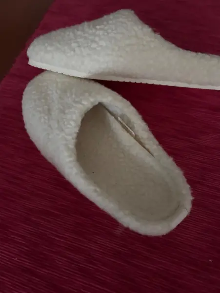 Bílé pantofle 2