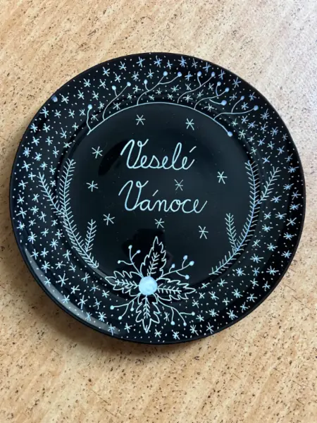 Vánoční černý talíř s motivem, průměr 27 cm