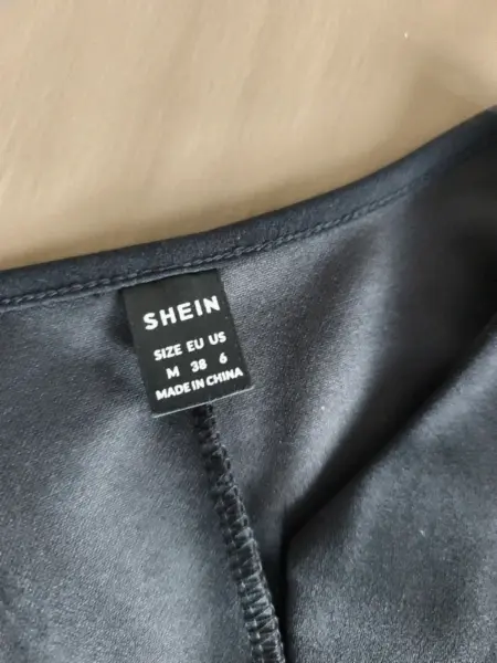 Dámské šaty Shein, černo-bílé, vel. M 6