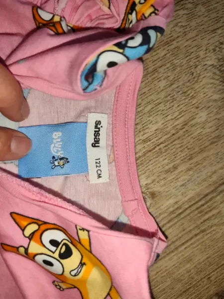 Dívčí šaty Bluey 122 + jedny zdarma  6
