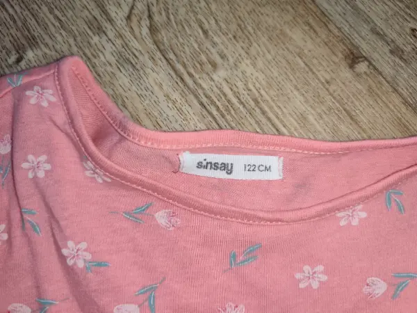 Dívčí šaty Bluey 122 + jedny zdarma  10