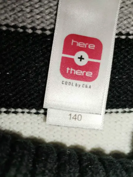 Dívči svetr here+there vel.140 3