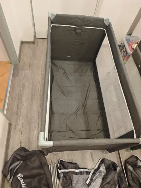 Cestovní postýlka Caretero Basic Plus 4