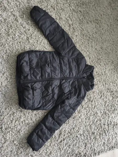 Černá dětská prošívaná bunda H&M