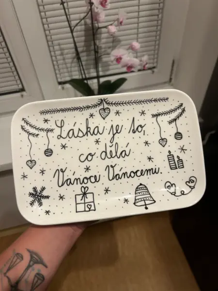 Keramický tác s vánočním motivem