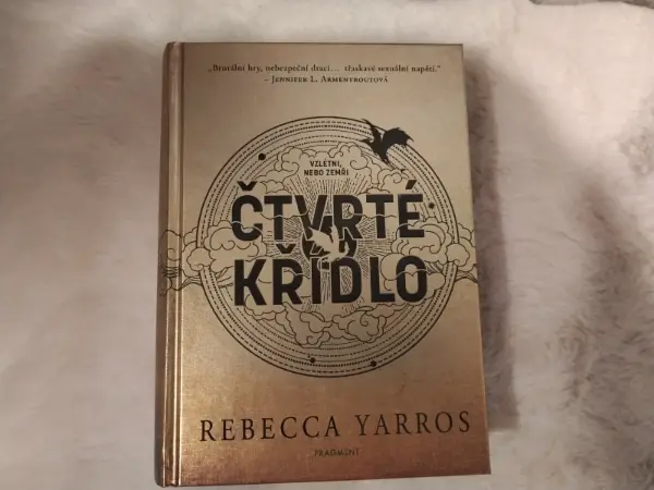 Čtvrté křídlo - Rebecca Yarros