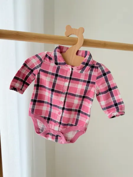 Dětské body s límečkem, růžová kostka, 0-3 měsíce 2