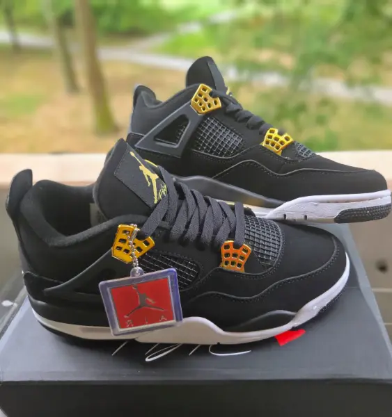 🔥 Air Jordan 4 Royalty 🖤💛 | Vel. 43 2