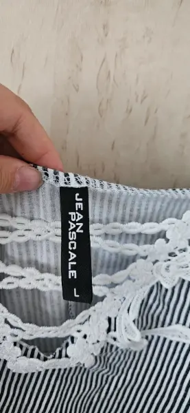 Dámské pruhované tričko Jean Pascale s krajkou 3