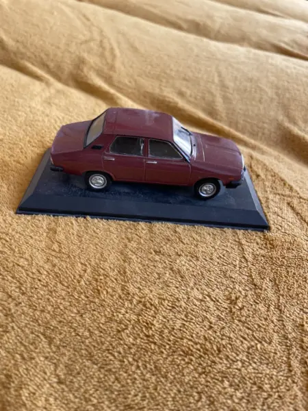 Sběratelský model auta Dacia 1310 4