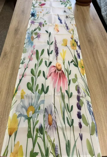 Krémově bílý květinovaný běhoun, délka 240 cm 4