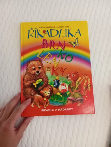 Říkadla, brňlenky - dětská kniha říkadel a hádanek