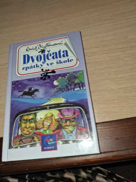 Soubor 7 knih pro dívky - Alice a..., Dvojčata aj. 5