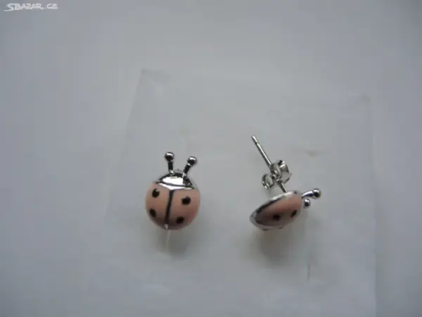 Dětské stříbrné náušnice berušky 2