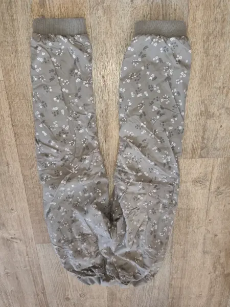 H&M dívčí kalhoty s květinovým vzorem, vel. 128 8