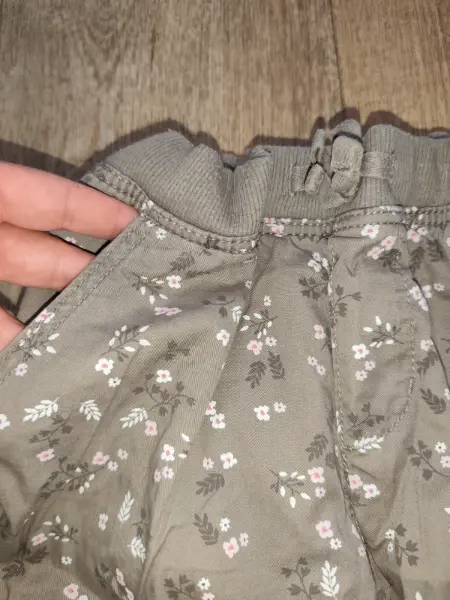 H&M dívčí kalhoty s květinovým vzorem, vel. 128 4