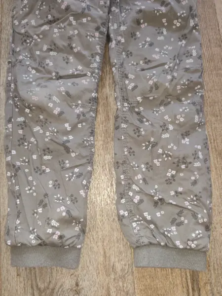H&M dívčí kalhoty s květinovým vzorem, vel. 128 2