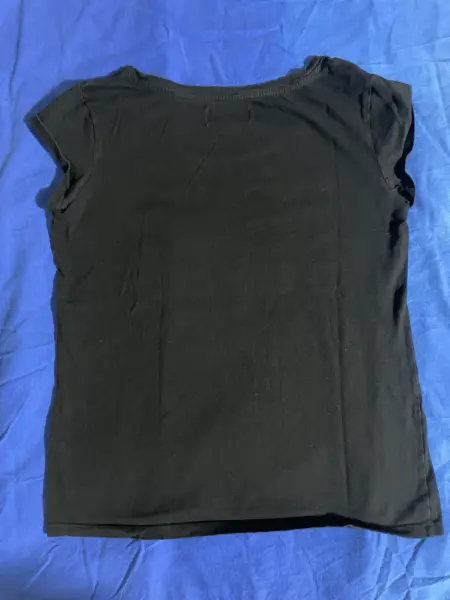 Černé tričko Cropp s nápisem 4