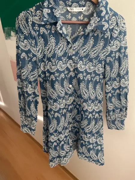 Modré košilové šaty Zara s výšivkou 4