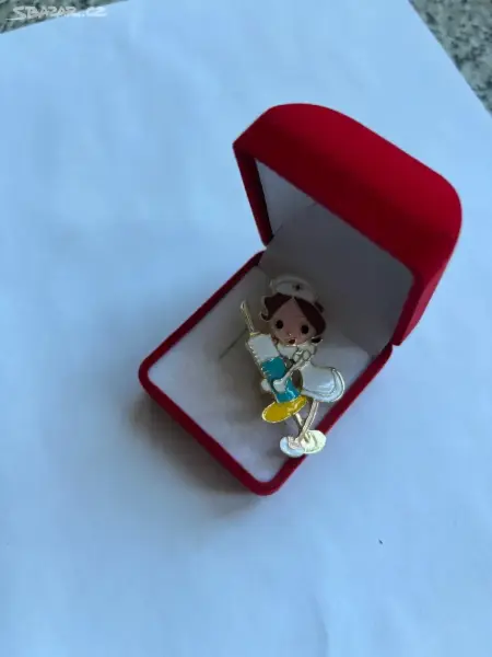 Roztomilá sesterská brož