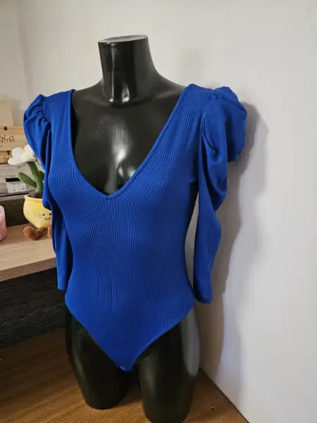 Modré dámské body Bershka s nabíranými rukávy