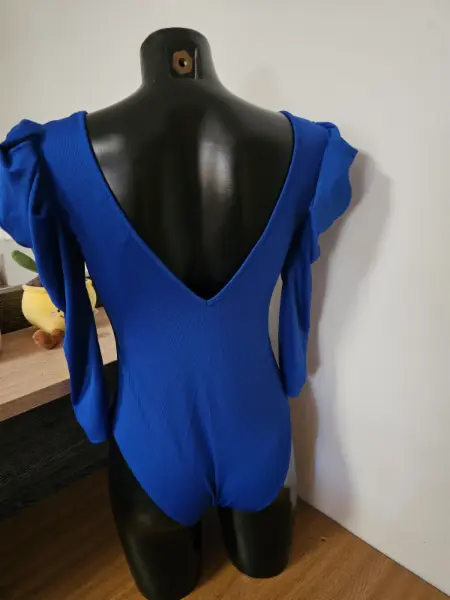 Modré dámské body Bershka s nabíranými rukávy 2