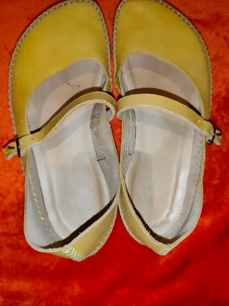 Žluté kožené Barefoot balerinky s páskem39 3