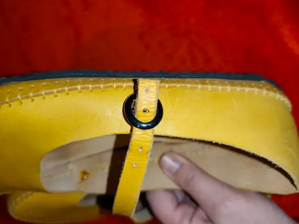 Žluté kožené Barefoot balerinky s páskem39 9