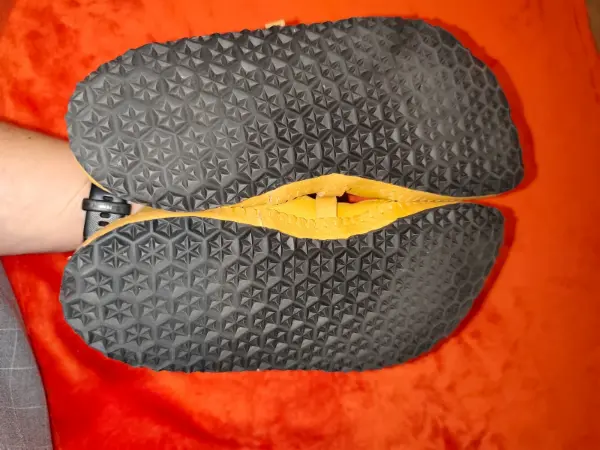 Žluté kožené Barefoot balerinky s páskem39 6