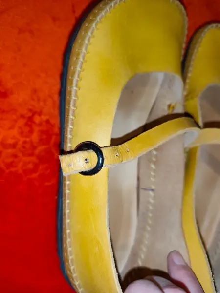 Žluté kožené Barefoot balerinky s páskem39 5