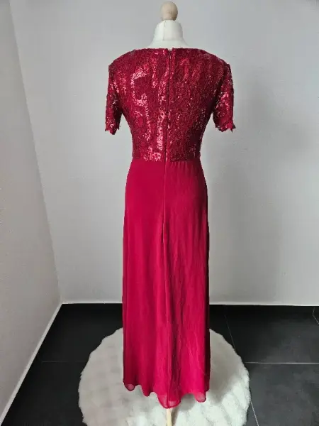 Vínově červené dlouhé společenské šaty Goddiva s flitry 3