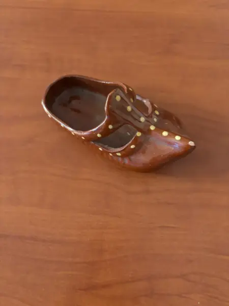 Keramická zdobená botička