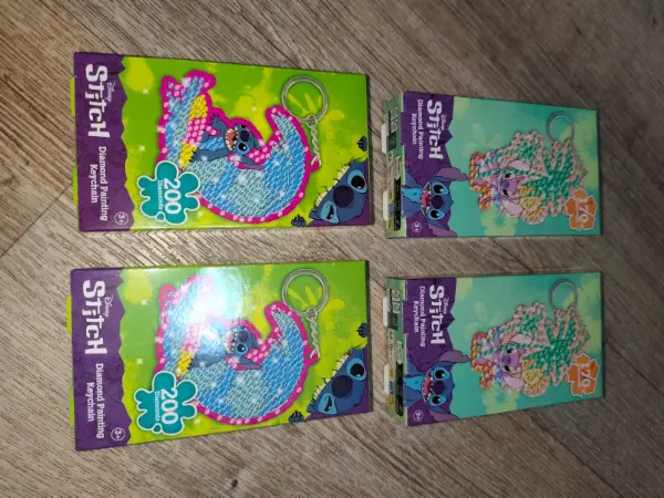 Diamantové malování - přívěsek na klíče Stitch