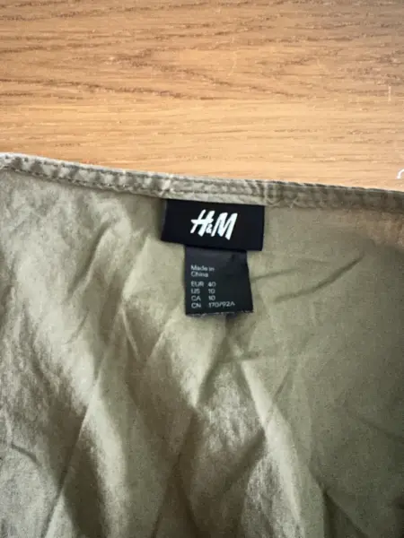 Khaki šaty H&M se zipem 3