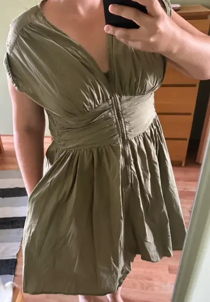 Khaki šaty H&M se zipem