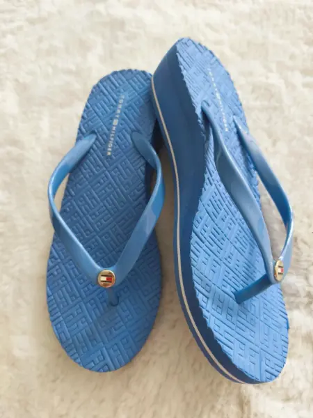 Tommy Hilfiger žabky na 38  2