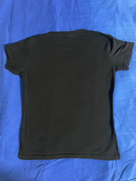Černé dámské tričko Guess 3