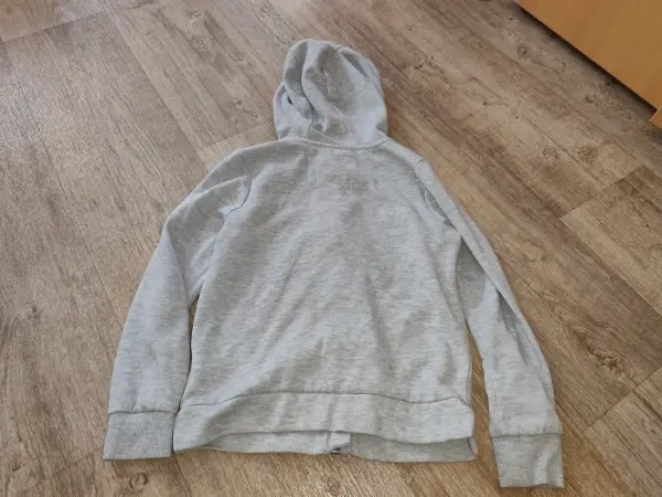 Šedá mikina na zip 8let 6