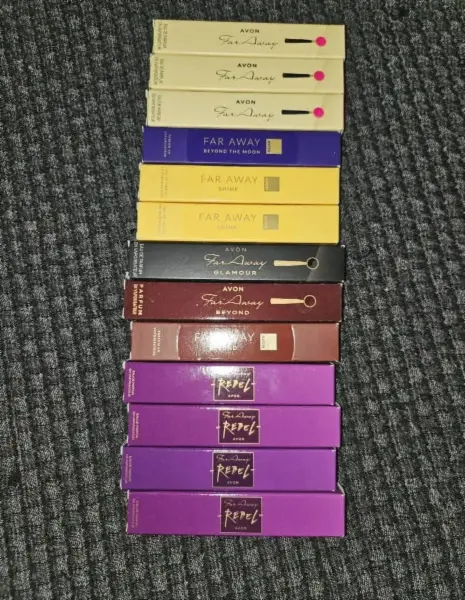 Velká sada kosmetiky Avon - parfémy, krémy a laky 3